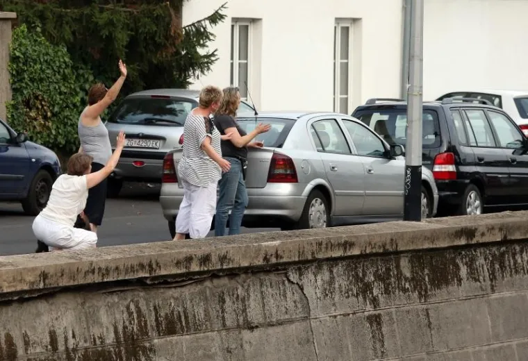 POVRATAK HEROJA: Zagrebački vatrogasci vratili se s požari&scaron;ta u Dalmaciji