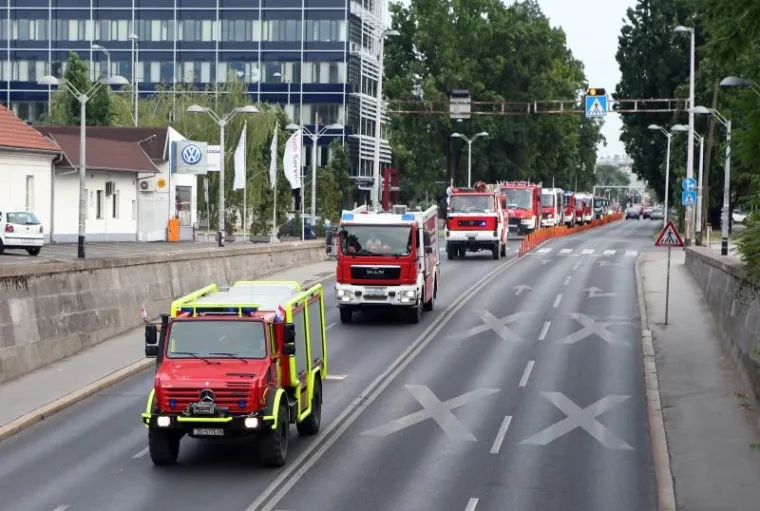 POVRATAK HEROJA: Zagrebački vatrogasci vratili se s požari&scaron;ta u Dalmaciji