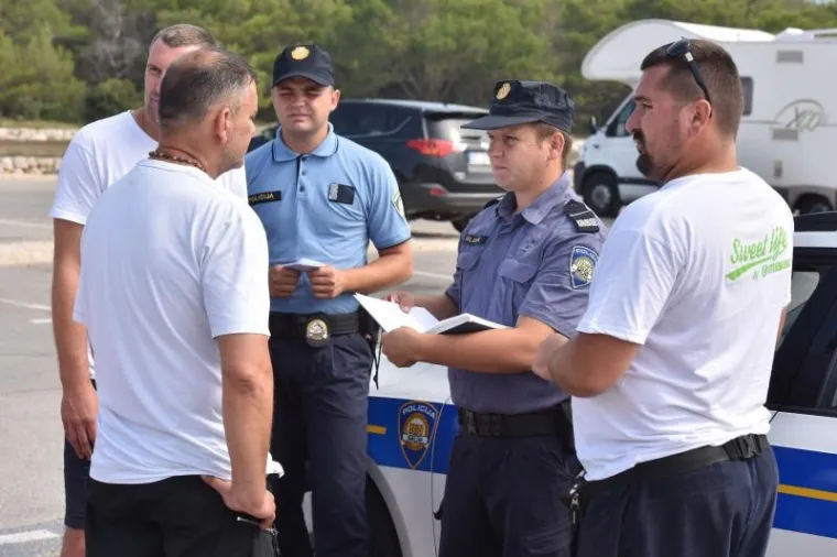 Sukob za&scaron;titara te članova udruge Stijena RESOC na plaži Zrće