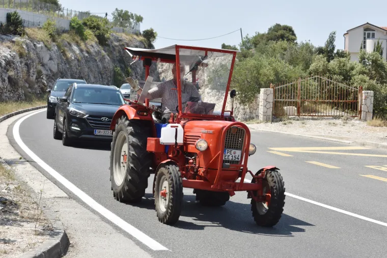 Na ljetovanje u Hrvatsku traktorom! Nijemac putovao 9 dana i pre&scaron;ao 1700 kilometara