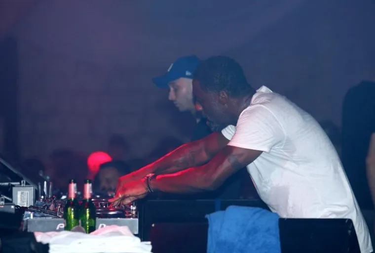 SPEKTAKL U DUBROVNIKU: Poznati hollywoodski glumac preuzeo DJ pult i oduševio legendarni Revelin