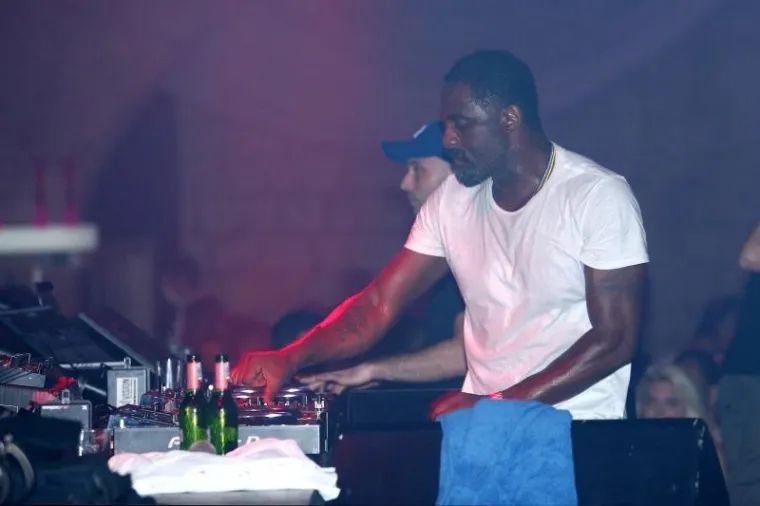 SPEKTAKL U DUBROVNIKU: Poznati hollywoodski glumac preuzeo DJ pult i oduševio legendarni Revelin