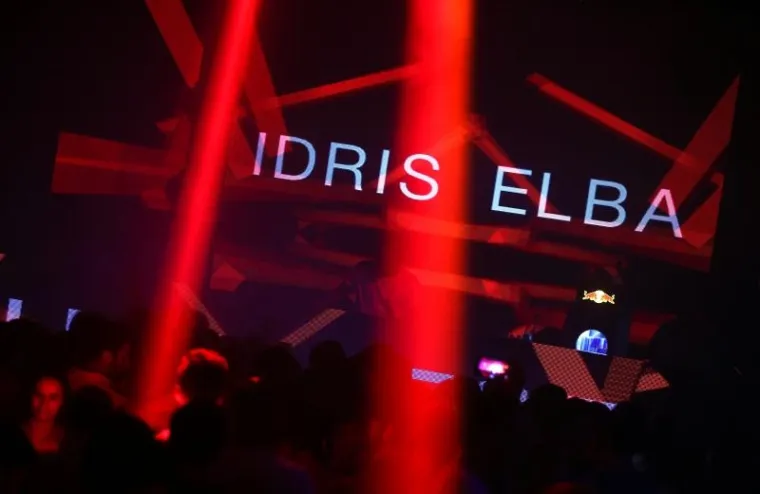 SPEKTAKL U DUBROVNIKU: Poznati hollywoodski glumac preuzeo DJ pult i oduševio legendarni Revelin