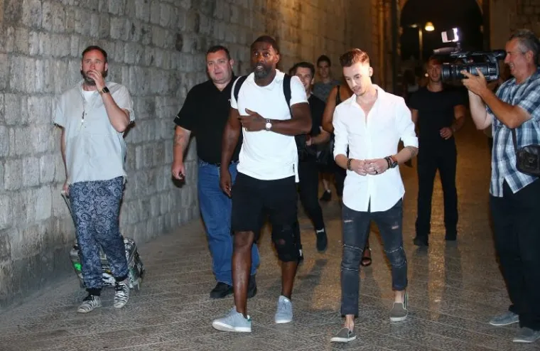 SPEKTAKL U DUBROVNIKU: Poznati hollywoodski glumac preuzeo DJ pult i odu&scaron;evio legendarni Revelin