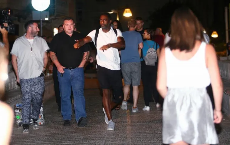 SPEKTAKL U DUBROVNIKU: Poznati hollywoodski glumac preuzeo DJ pult i odu&scaron;evio legendarni Revelin