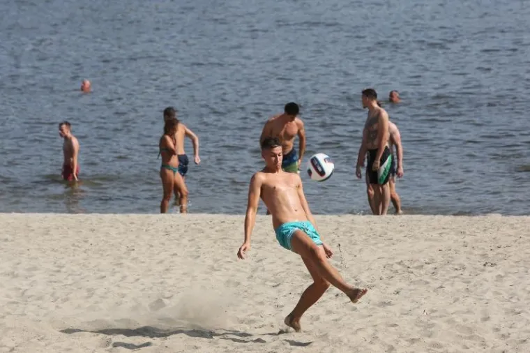 ZABORAVITE NA MORE, PRAVA LJEPOTA KRIJE SE NA DRAVI: Osječanke pokazale da nije sva zabava ovog ljeta na Jadranu