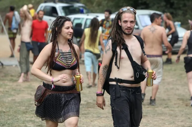 FESTIVAL PSIHODELIČNE GLAZBE: Na obale Mrežnice stiglo 6000 ljudi iz cijelog svijeta