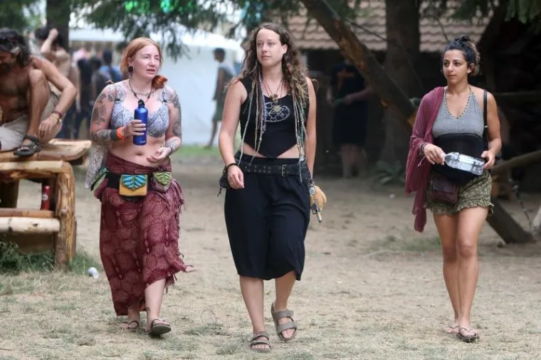 FESTIVAL PSIHODELIČNE GLAZBE: Na obale Mrežnice stiglo 6000 ljudi iz cijelog svijeta