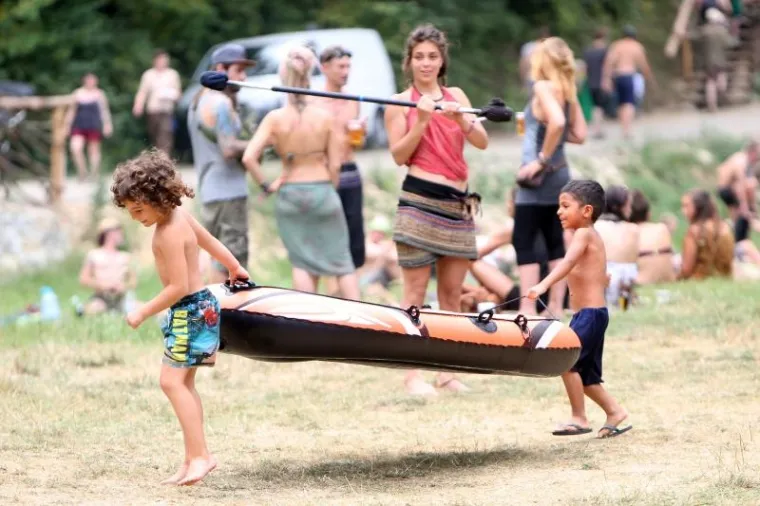 FESTIVAL PSIHODELIČNE GLAZBE: Na obale Mrežnice stiglo 6000 ljudi iz cijelog svijeta