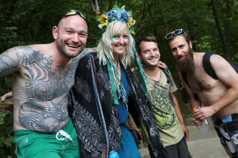 FESTIVAL PSIHODELIČNE GLAZBE: Na obale Mrežnice stiglo 6000 ljudi iz cijelog svijeta