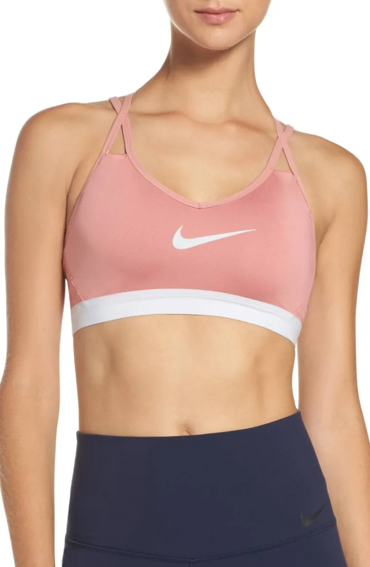 Nike Pro sportski grudnjak, 232,15 kuna (snižen sa 342,41 kune)