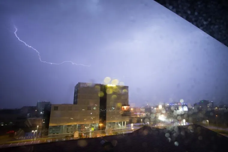 JAKO GRMLJAVINSKO NEVRIJEME: Nova oluja i ki&scaron;a na &scaron;irem zagrebačkom području