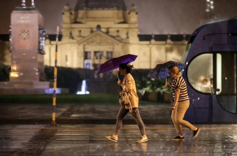 JAKO GRMLJAVINSKO NEVRIJEME: Nova oluja i ki&scaron;a na &scaron;irem zagrebačkom području