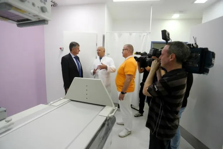Klinika za dječje bolesti Zagreb predstavila je početak rada medicinske dijagnostike na dva nova, najmodernija digitalna rtg uređaja: C-LUKA i digitalnu dijaskopiju u prostorima Zavoda za dječju radiologiju. Ministar zdravstva Milan Kujundzić i vr&scaron;itelj dužnosti ravnatelja Klinike Zoran Bahtijarević predstavili su uređaje.