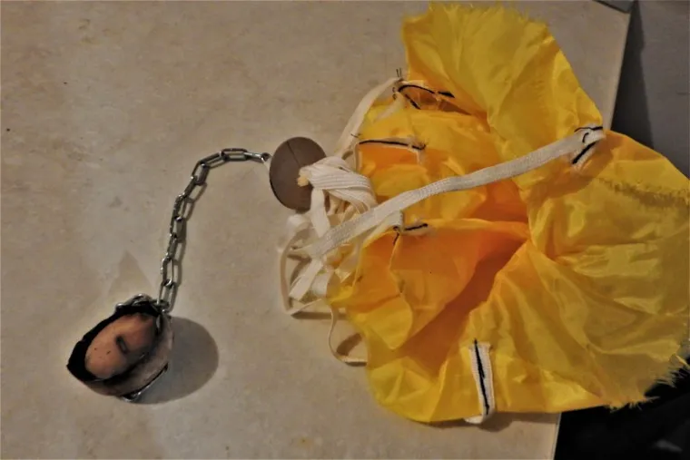 Zapaljivi padobran pao na šibenski kvart Vidici