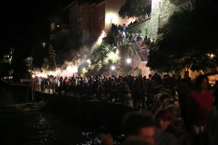 CIJELI SE GRAD VRATIO U PRO&Scaron;LOST: Počela je 15. Rabska fjera, pogledajte najkreativnije kostime