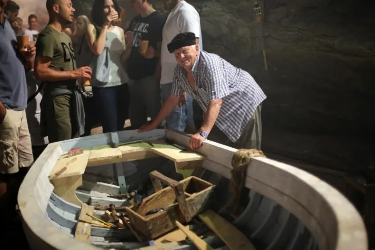 CIJELI SE GRAD VRATIO U PRO&Scaron;LOST: Počela je 15. Rabska fjera, pogledajte najkreativnije kostime