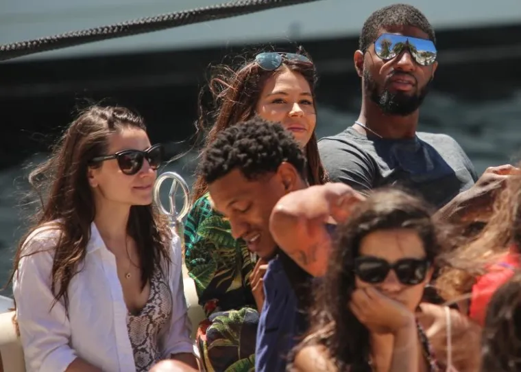 NBA ko&scaron;arka&scaron; Paul George i njegova bujna partnerica na turneji po Jadranu