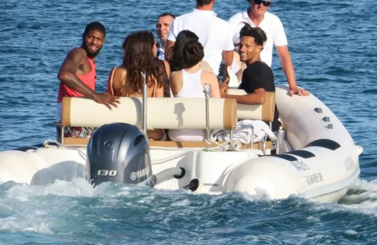 NBA Ko&scaron;arka&scaron; Paul George odmara na Jadranu s partnericom Danijelom Rajić i prijateljima