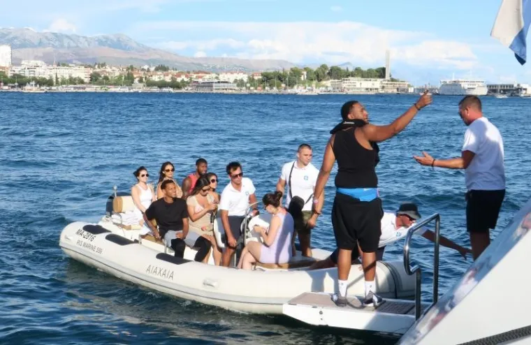 NBA Ko&scaron;arka&scaron; Paul George odmara na Jadranu s partnericom Danijelom Rajić i prijateljima