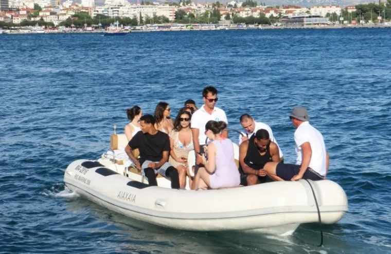 NBA Ko&scaron;arka&scaron; Paul George odmara na Jadranu s partnericom Danijelom Rajić i prijateljima