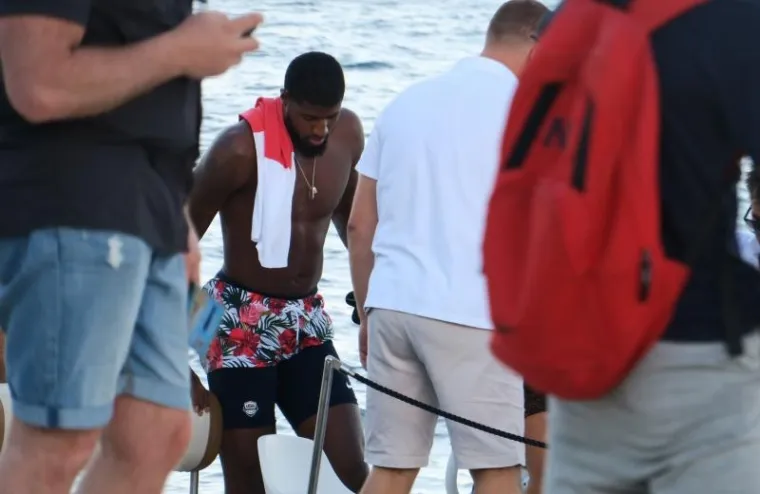 NBA Ko&scaron;arka&scaron; Paul George odmara na Jadranu s partnericom Danijelom Rajić i prijateljima