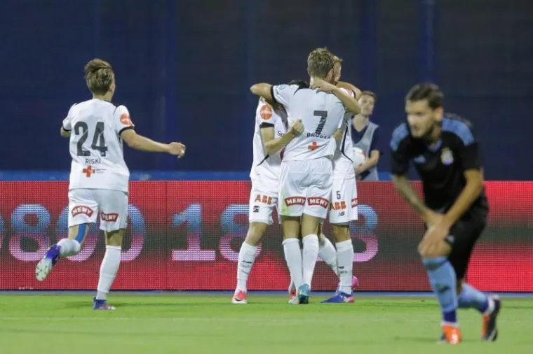 MODRI OTVORILI EUROPSKU SEZONU: Osjetite dašak atmosfere s Maksimira