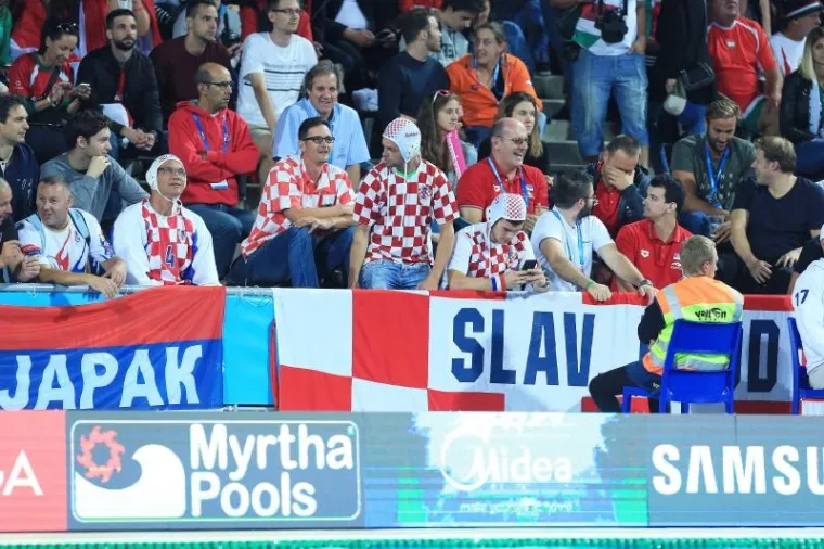 LUDNICA U MAĐARSKOJ: Pogledajte kako je izgledala velika pobjeda Barakuda protiv Srbije