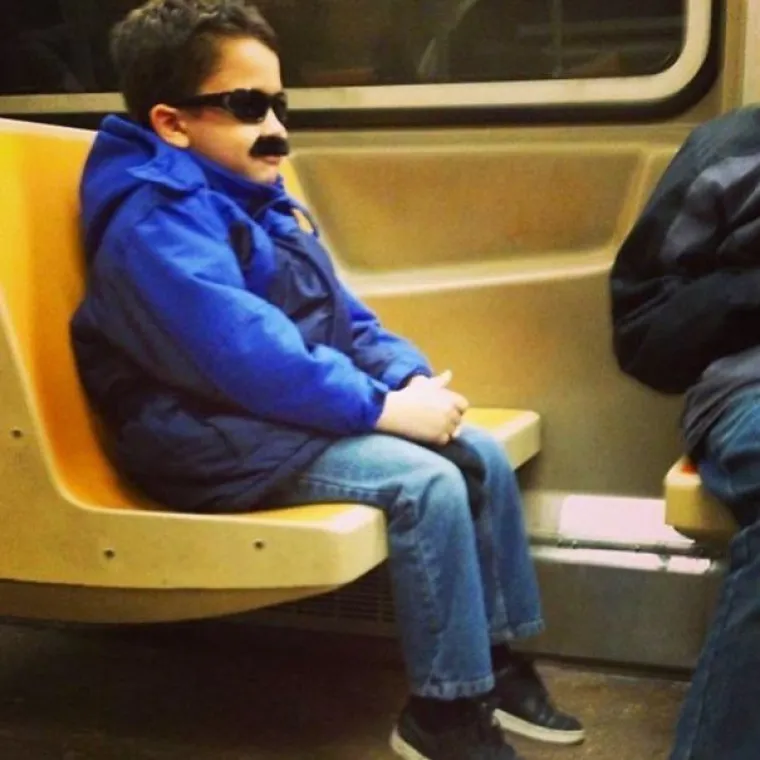 BISTE LI SJELI PORED NJIH? Ovo su najveći čudaci koji su ikad putovali javnim prijevozom