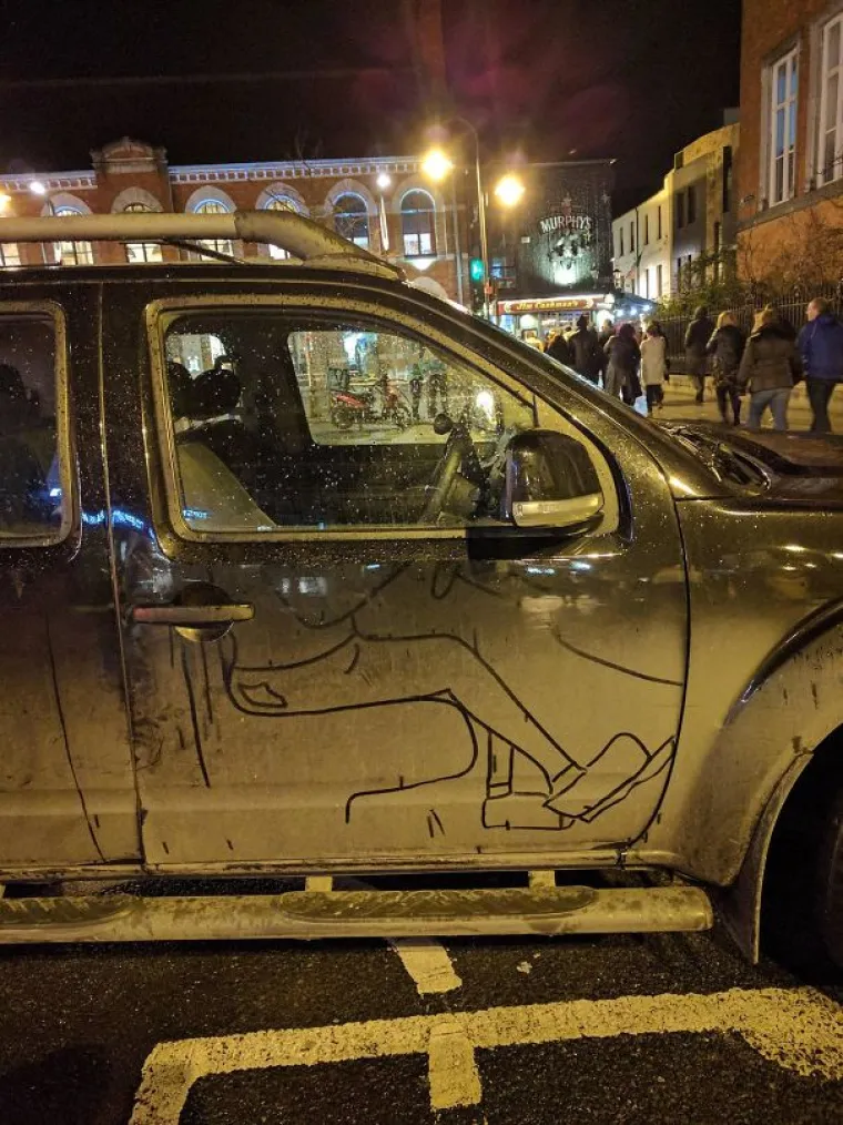 KAPA DOLJE ZA ULIČNE VANDALE! Ovo su najkreativniji rezultati uni&scaron;tavanja javnih povr&scaron;ina (koliko god to lo&scaron;e zvučalo)