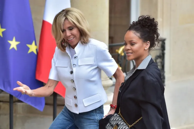 SUSRET VELIKIH MODNIH DIVA: Prva dama Francuske iznenadila odjevnom kombinacijom koju je izabrala za susret s Rihannom