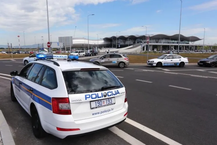 Zagrebački i splitski taksisti prosvjeduju zbog Ubera