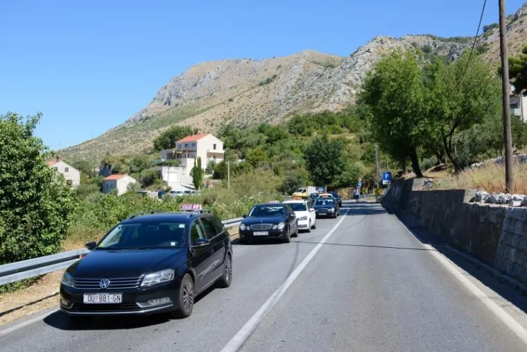 Zagrebački i splitski taksisti prosvjeduju zbog Ubera