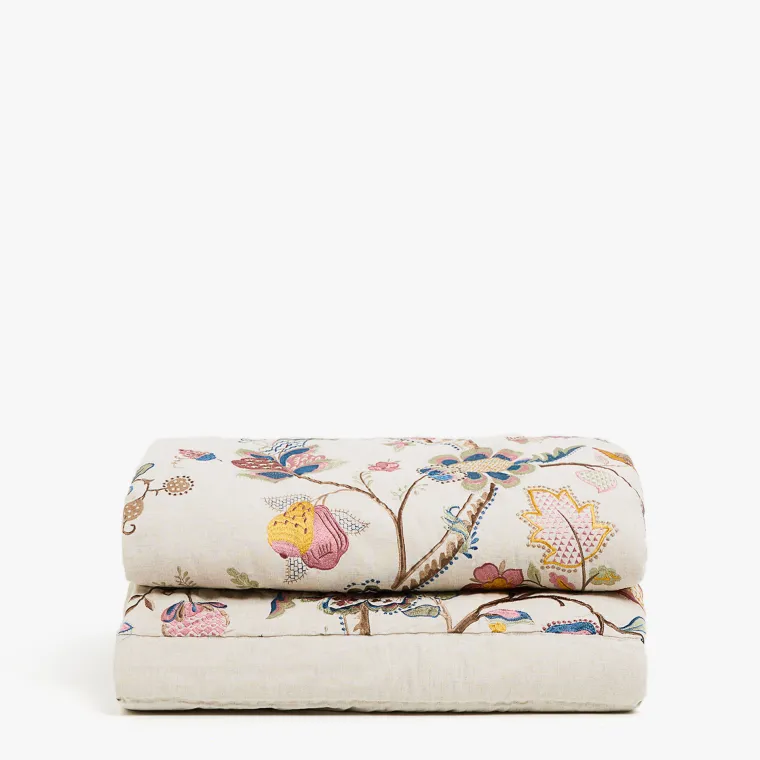 Poplun sa cvjetnim vezom (230x250 cm), Zara Home, 1.899,00 kuna