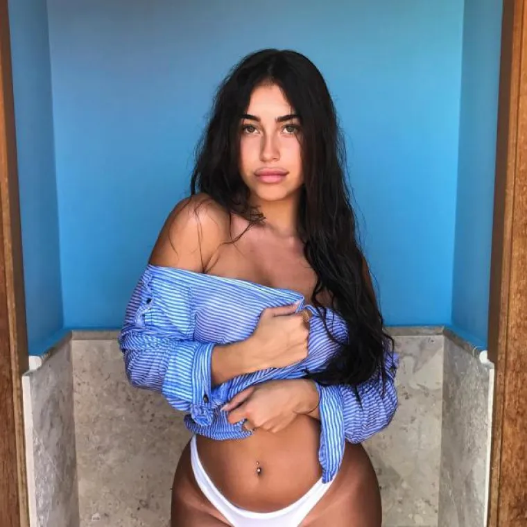 KASNO JE SAD ZA SKIDANJE: Žale se jer imaju crte od tangi pa im guze vi&scaron;e nisu savr&scaron;ene