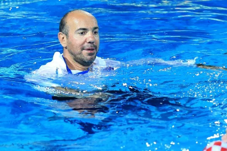 POKISLI MAĐARI I EUFORIČNE BARAKUDE: Pogledajte kako su na&scaron;i vaterpolisti proslavili povijesnu pobjedu