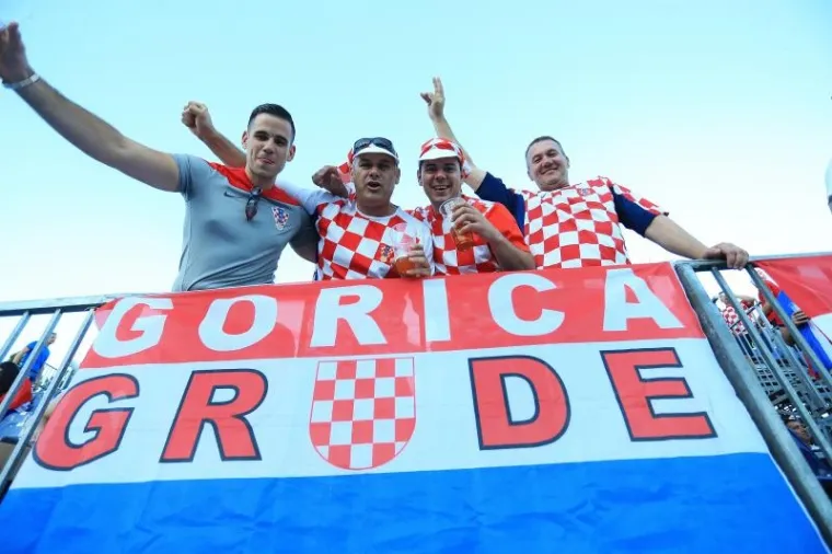 GLASNI SU KAO DESET TISUĆA MAĐARA: Navijači do&scaron;li podržati Barakude u Budimpe&scaron;ti