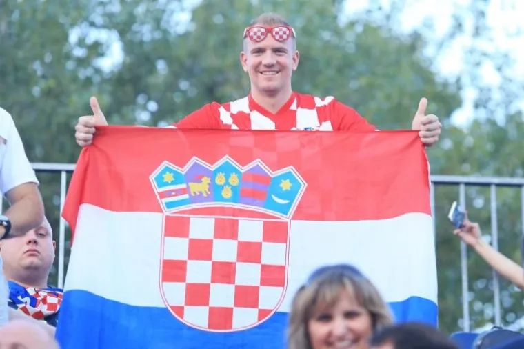 GLASNI SU KAO DESET TISUĆA MAĐARA: Navijači do&scaron;li podržati Barakude u Budimpe&scaron;ti