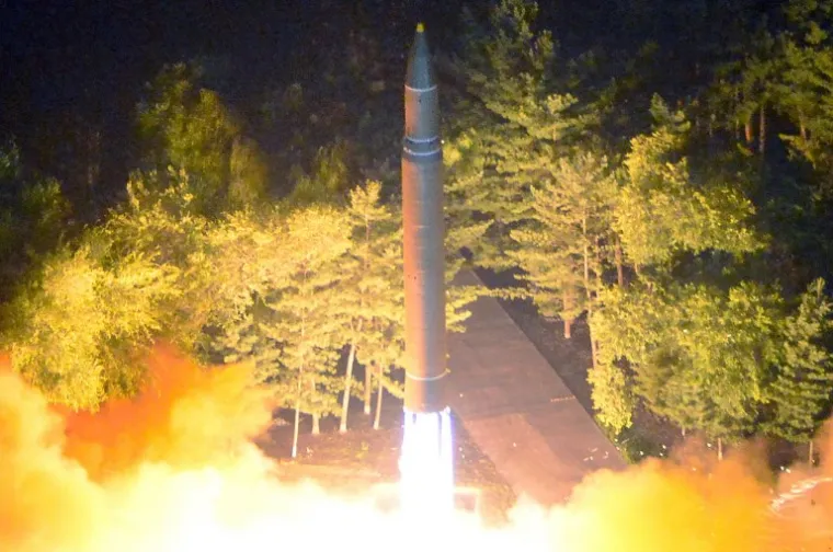 Sj.Koreja uspješno lansirala novu balističku raketu