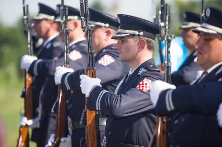 Obilježavanje 26. godi&scaron;njice pogibije policajaca iz Dalja