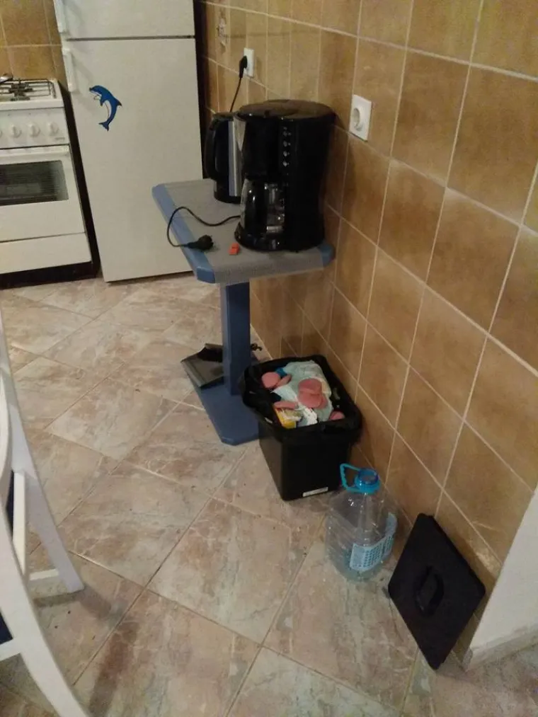 Gosti iz pakla: nizozemski turisti uni&scaron;tili apartman, a vlasnici stana poručili: 'Dužni ste čistiti za nama'