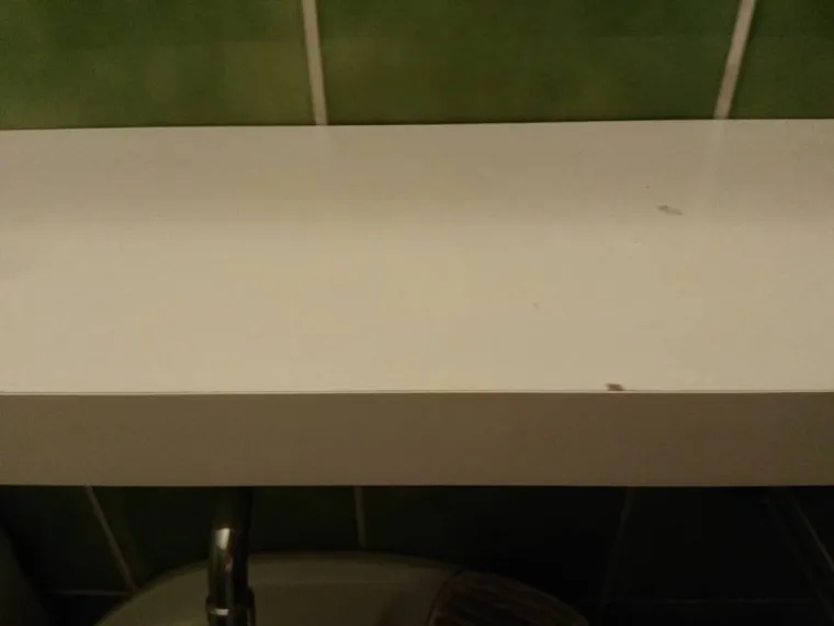 Gosti iz pakla: nizozemski turisti uni&scaron;tili apartman, a vlasnici stana poručili: 'Dužni ste čistiti za nama'