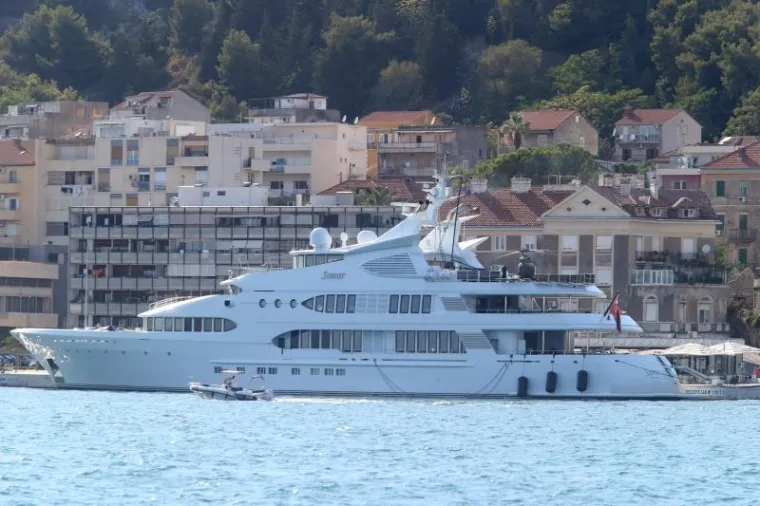 NA 77 METARSKOJ JAHTI: Nakon kaosa kod Hvara, kuvajtski milijuna&scaron; do&scaron;ao u Split