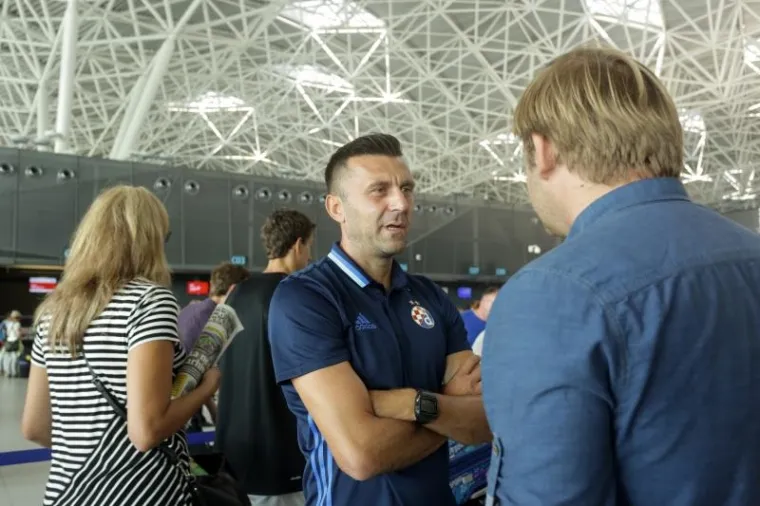 Nogometaši Dinama uputili su se jutros prema Norveškoj gdje ih u četvrtak čeka uzvratna utakmica 3. pretkola Europske lige protiv Oddsa. Photo: Luka Stanzl/PIXSELL