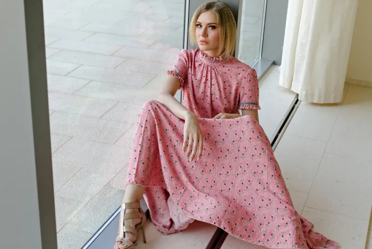 Pamuk nikada nije bio ženstveniji: neodoljivi cvjetni komadi za ljeto iz snova