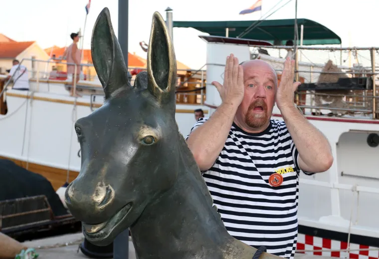 Milan Bandić i Stipe Petrina prisustvovali 50. jubilarnoj utrci magaraca u Tribunju