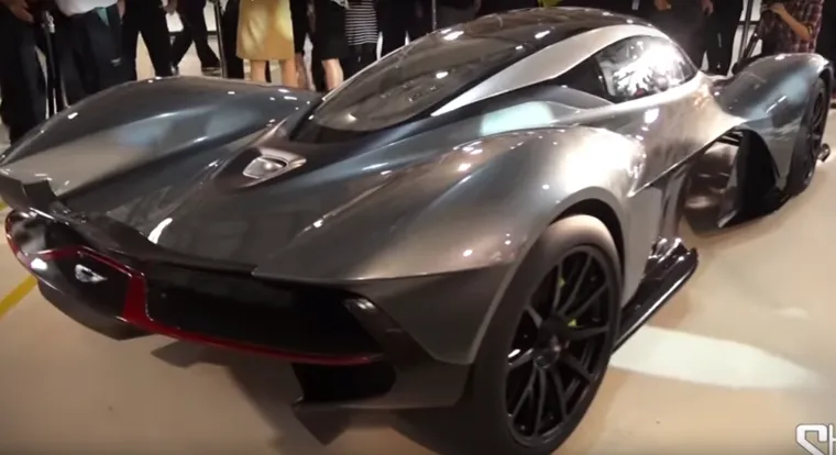 &Scaron;to se sve može kupiti za neymarovskih 222 milijuna eura: 65 primjerka najskupljeg automobila, dva Trumpova Boeinga, superjahta, otok...