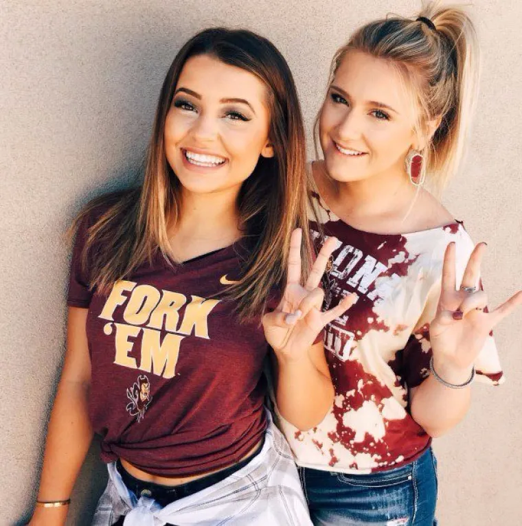 VJERNE NAVIJAČICE: Skidaju sve, ali se ne odvajaju od svojih sportskih rekvizita