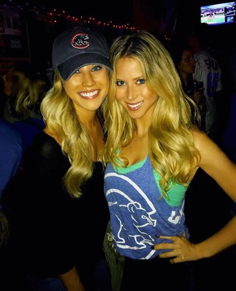 VJERNE NAVIJAČICE: Skidaju sve, ali se ne odvajaju od svojih sportskih rekvizita