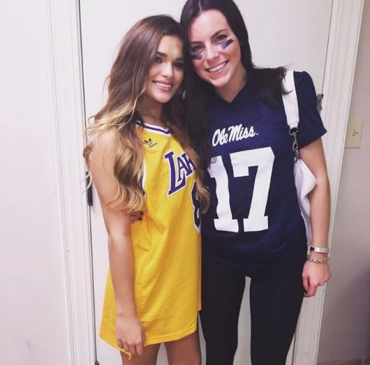 VJERNE NAVIJAČICE: Skidaju sve, ali se ne odvajaju od svojih sportskih rekvizita